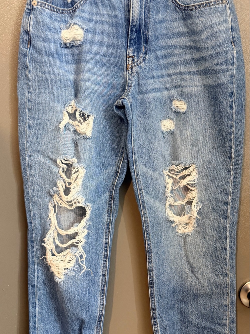 Aeropostale Mom Light Blue Distressed Jeans Size 4                 #